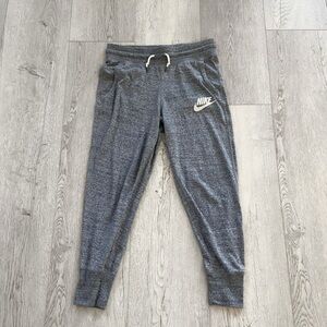 NIKE | Thin women’s joggers